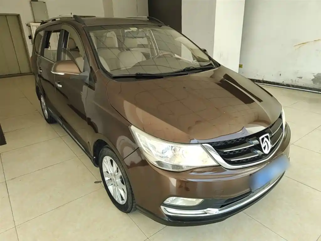 Baojun 730 1.5 L Manual Comfort 7-seat CN-V