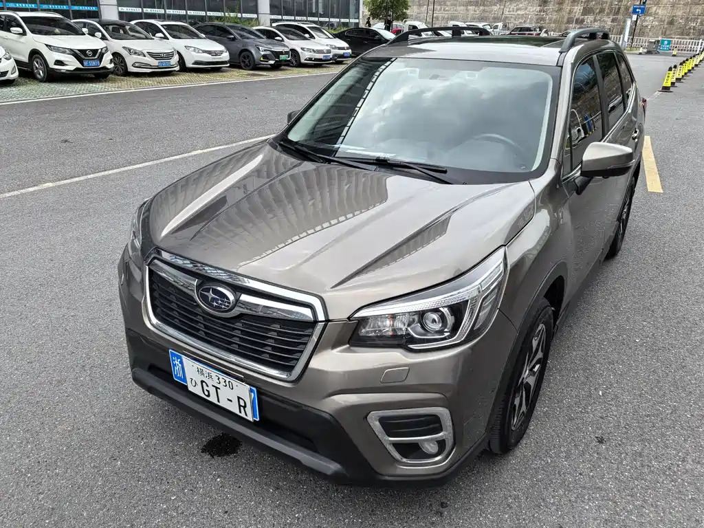Forester 2.0 i Luxury EyeSight
