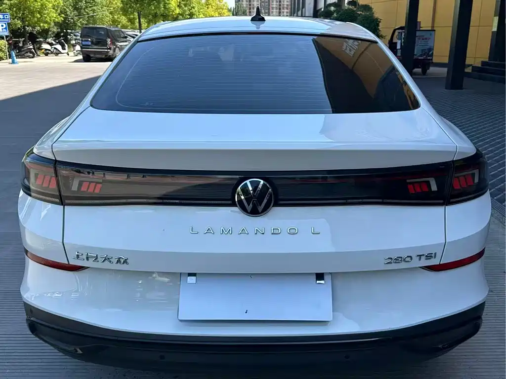 Lamando Lamando L 280 TSI DSG Dazzle Hot