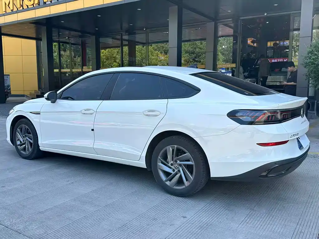 Lamando Lamando L 280 TSI DSG Dazzle Hot