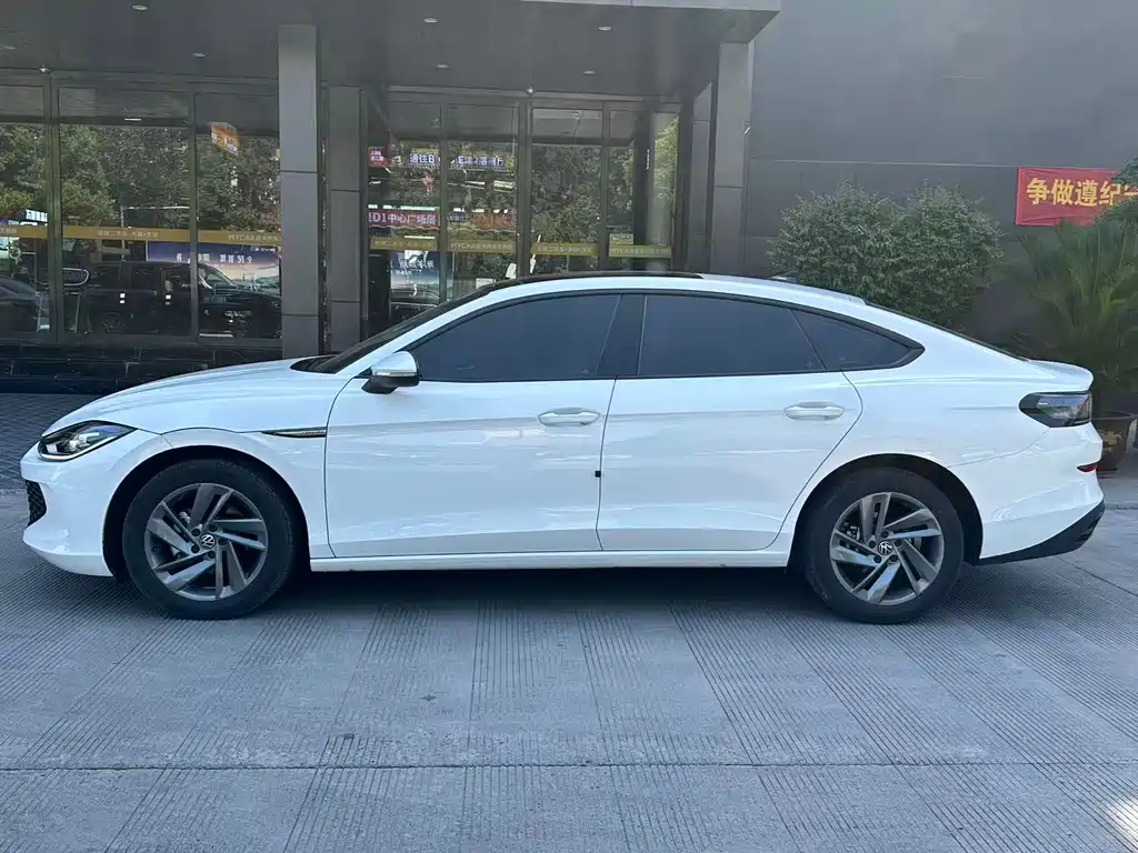 Lamando Lamando L 280 TSI DSG Dazzle Hot