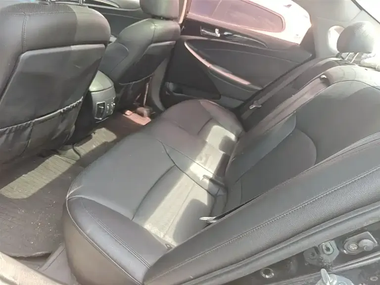 Hyundai Sonata 2.4 L Auto Luxury CN-IV