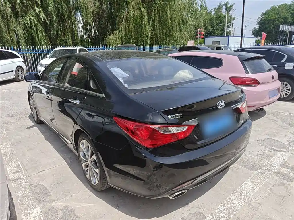 Sonata 2.4 L Auto Luxury CN-IV