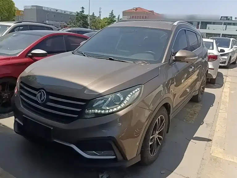 Dongfeng Fengguang 580 1.5 T CVT Luxury