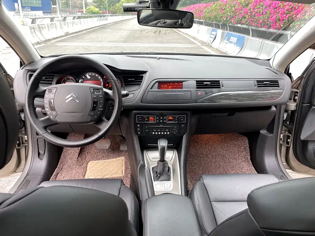 Citroen C5 雪铁龙C5 2012款 2.3 L 自动尊贵型