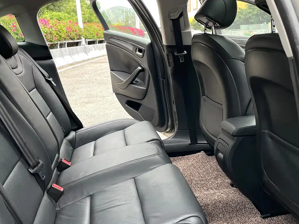 Citroen C5 雪铁龙C5 2012款 2.3 L 自动尊贵型
