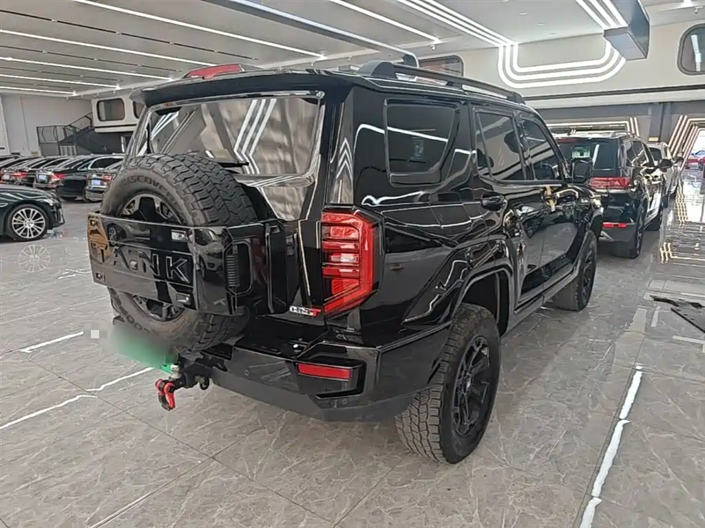 Tank 400 NEV Hi4-T Offroad