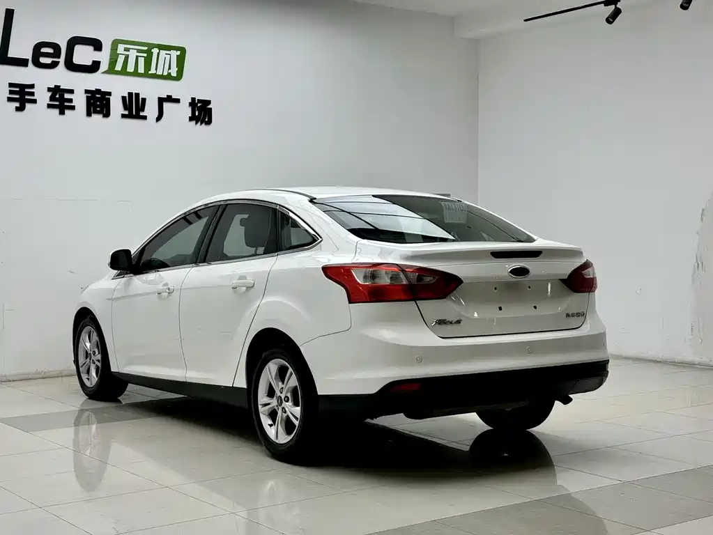 Focus Sedan 1.6 L Auto Style