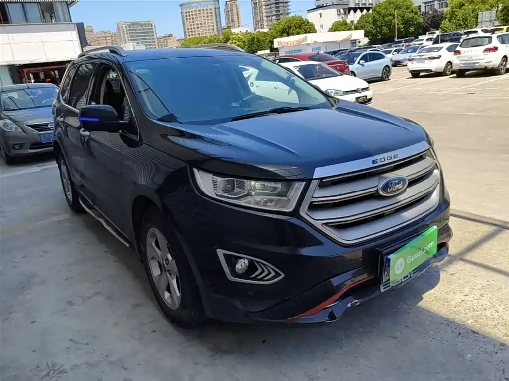 Edge EcoBoost 245 2 WD Elite Sharp 5-seat