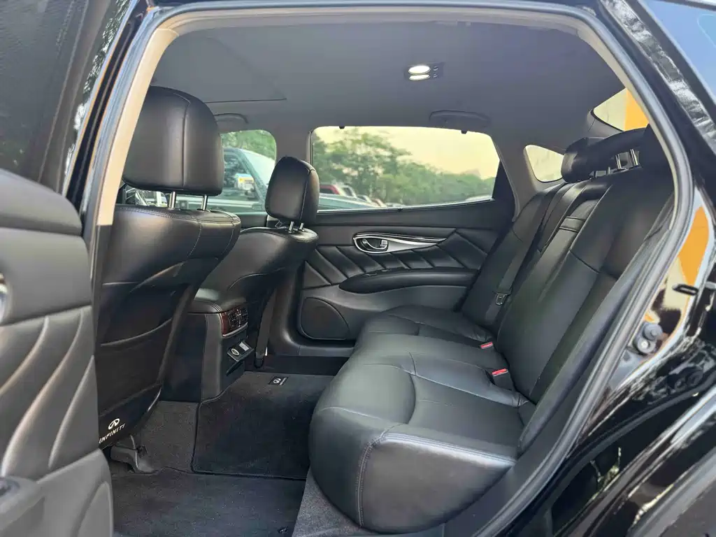 Infiniti Q70 Q70 L 2.0 T Joy