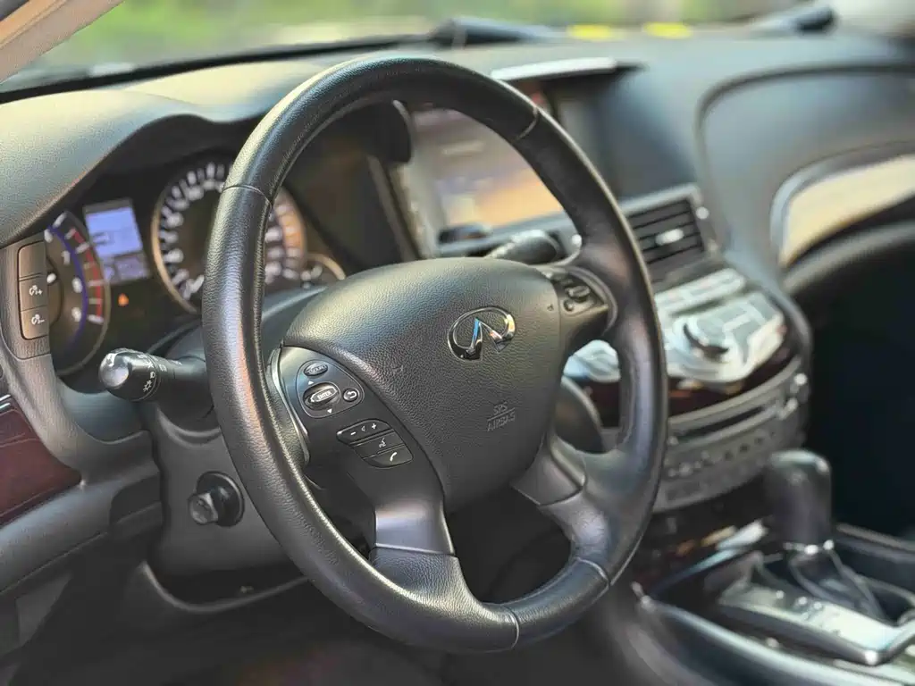 Infiniti Q70 Q70 L 2.0 T Joy