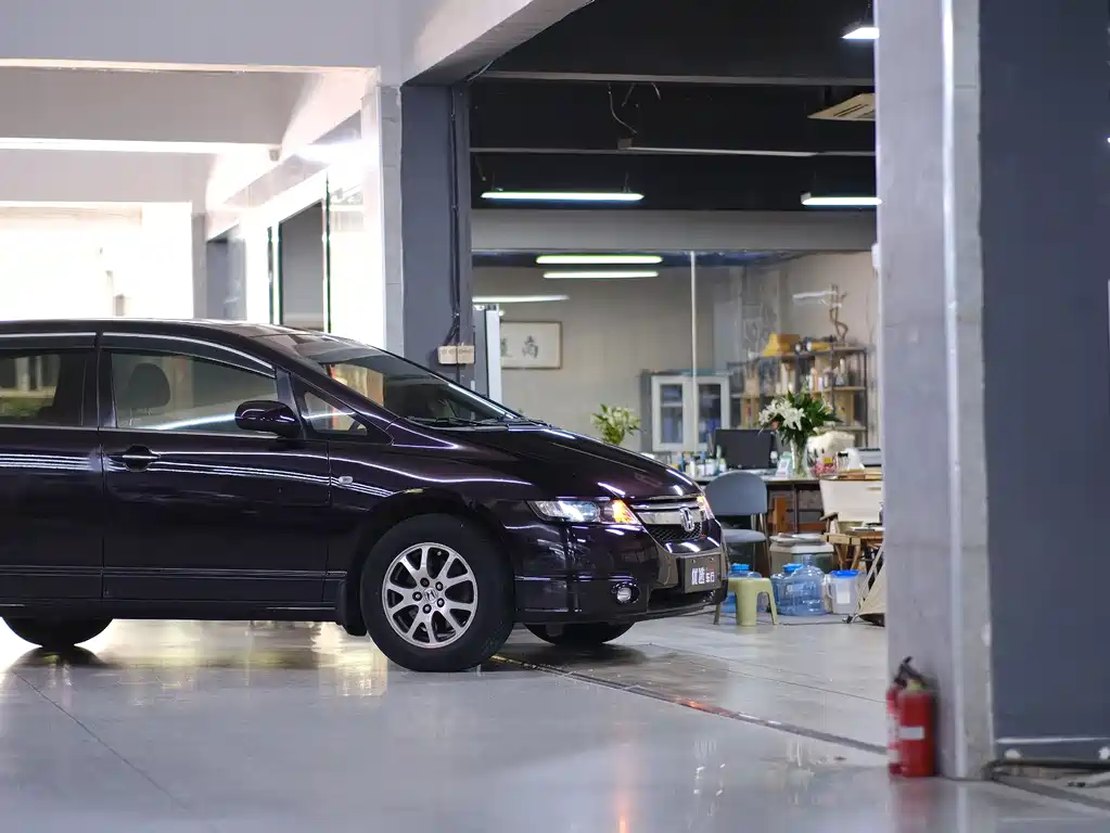 Odyssey 2.4 L Luxury