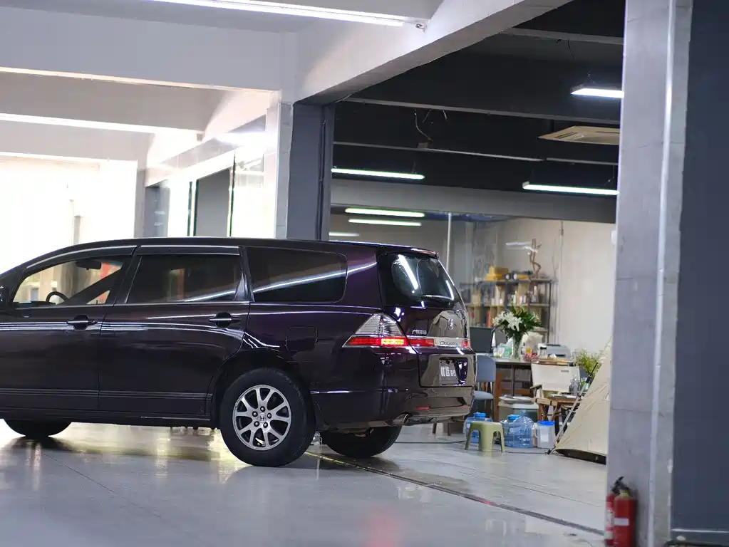 Odyssey 2.4 L Luxury
