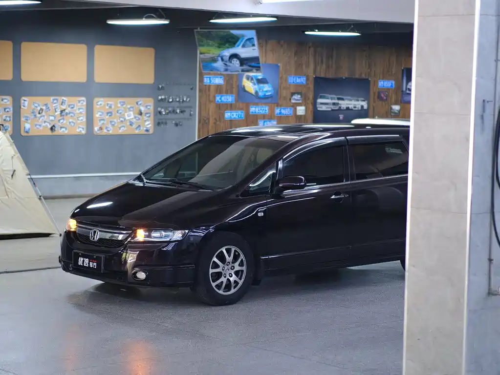 Odyssey 2.4 L Luxury