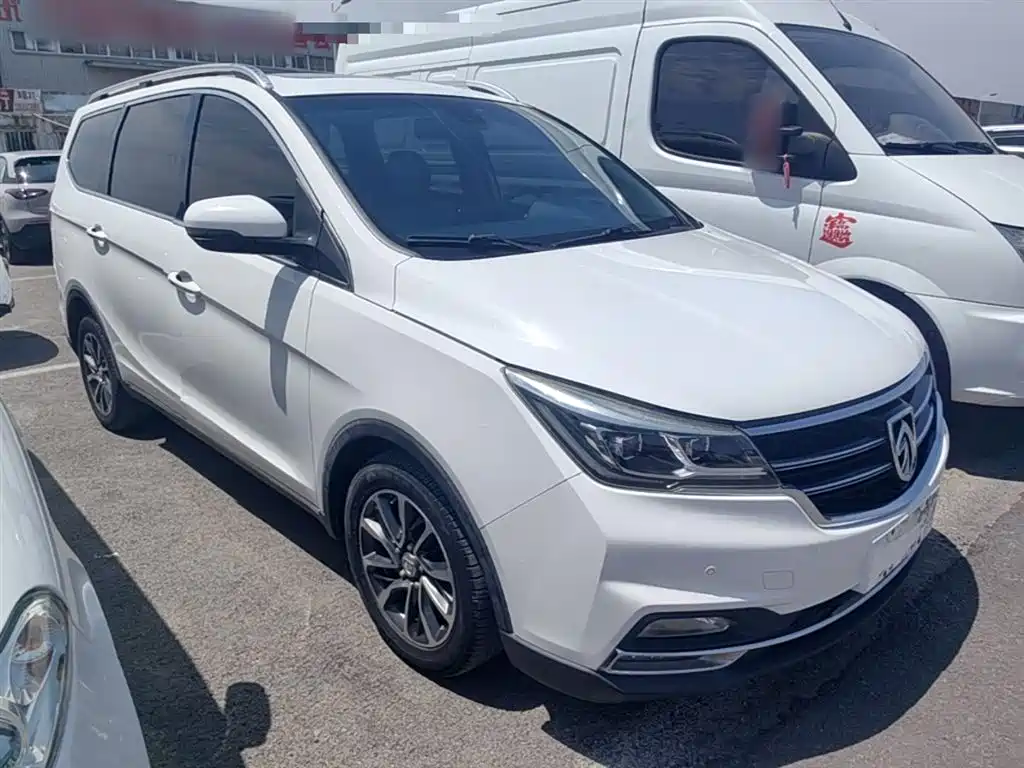 Baojun 730 1.5 T DCT Flagship 7-seat CN-V