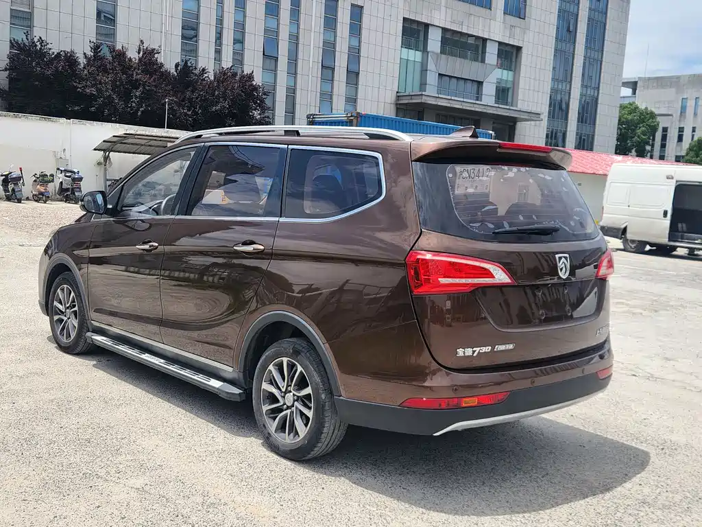 Baojun 730 1.8 L iAMT Premium 7-seat