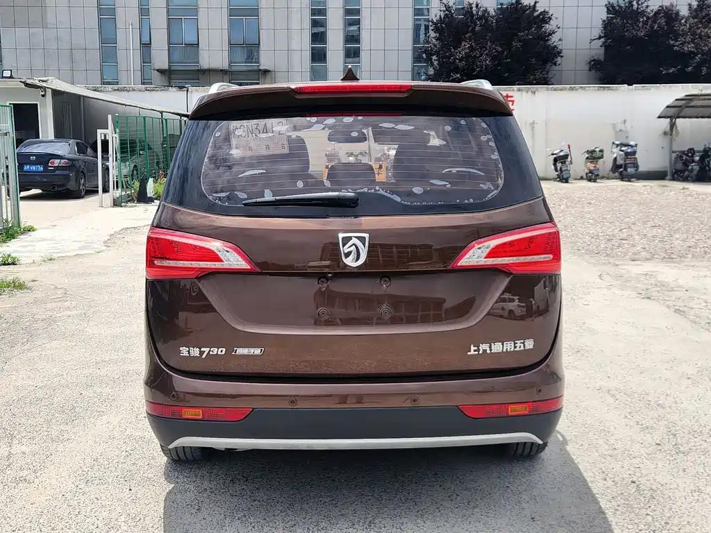 Baojun 730 1.8 L iAMT Premium 7-seat