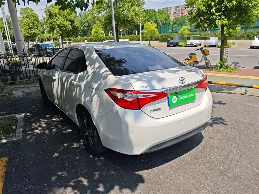 Levin 1.6 G CVT Elite