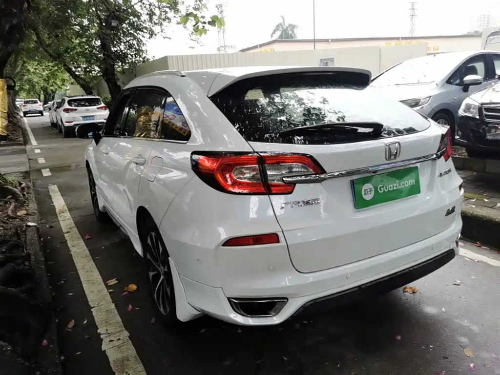 Avancier 240 TURBO 2 WD Luxury