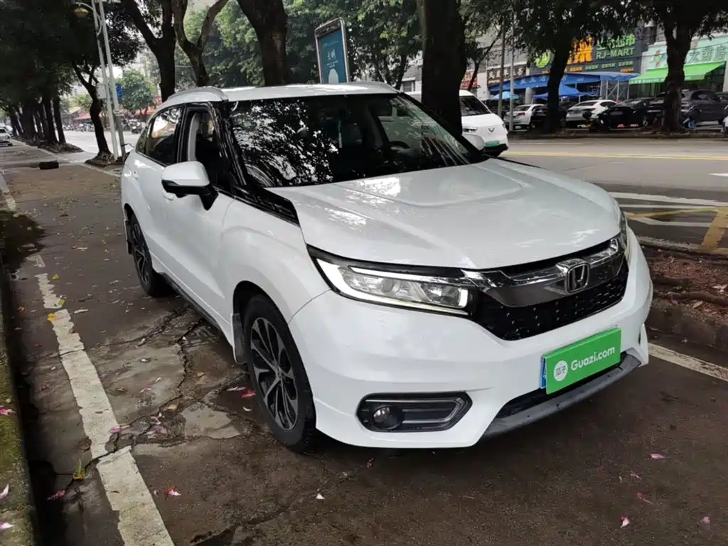 Avancier 240 TURBO 2 WD Luxury