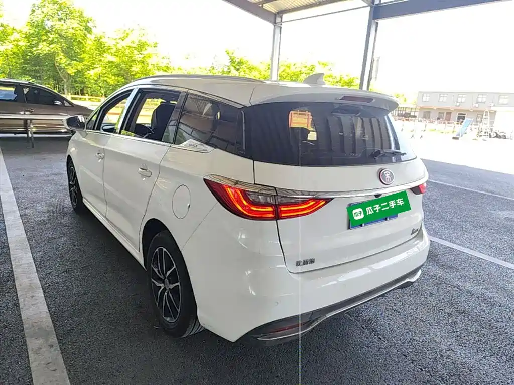 Song MAX 1.5 T Auto Connected Distinguished 7-seat