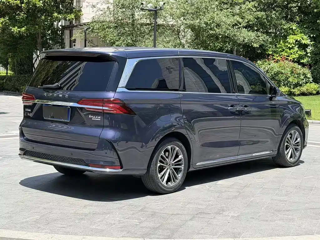 Roewe iMAX8 400 TGI Flagship
