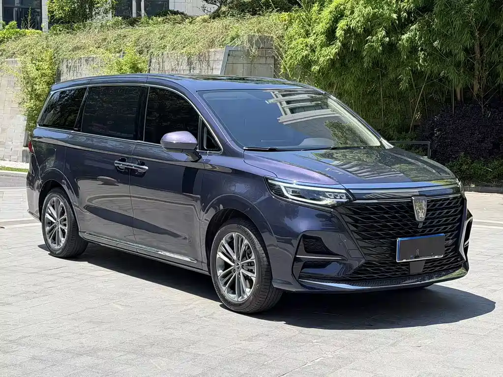 Roewe iMAX8 400 TGI Flagship