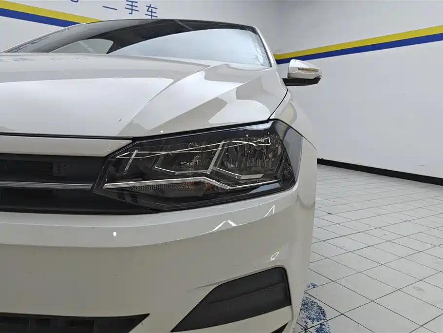 Polo Plus 1.5 L Auto Colorful Tech
