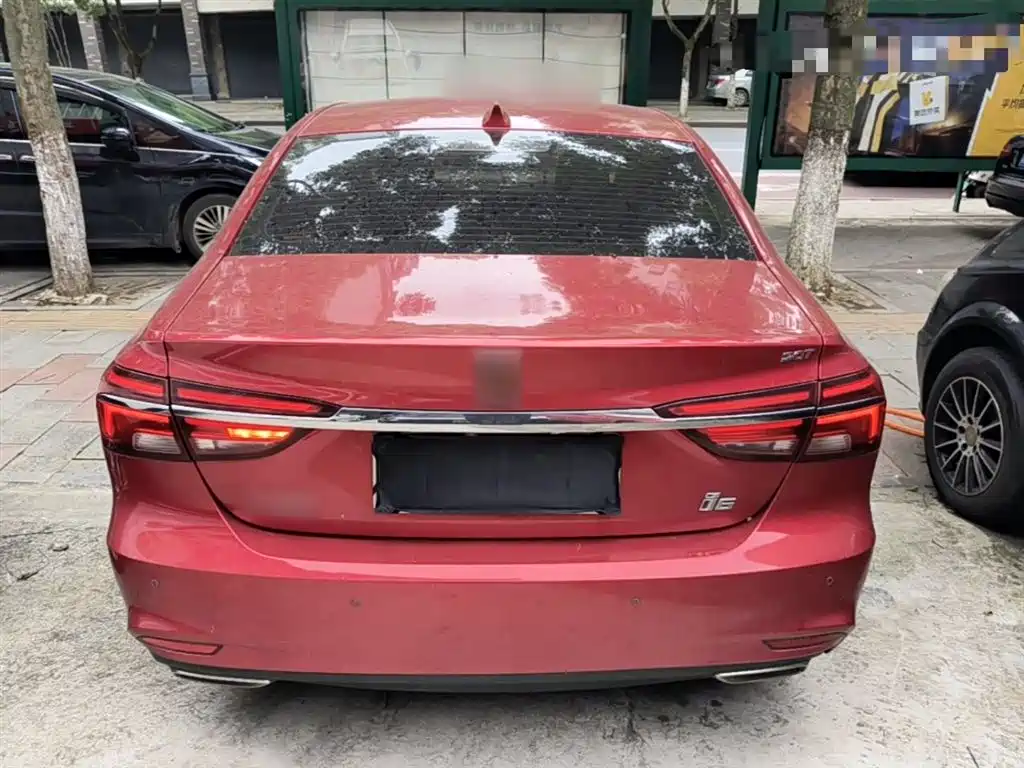 Roewe i6 Classic 20 T Auto Internet Smart Enjoyment