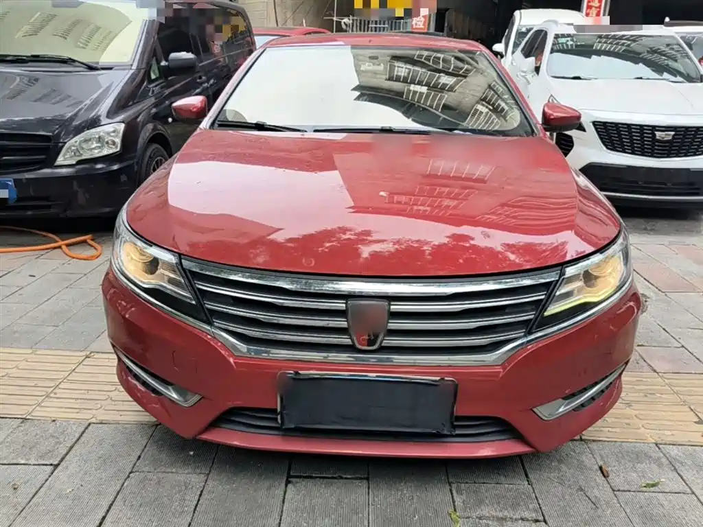 Roewe i6 Classic 20 T Auto Internet Smart Enjoyment