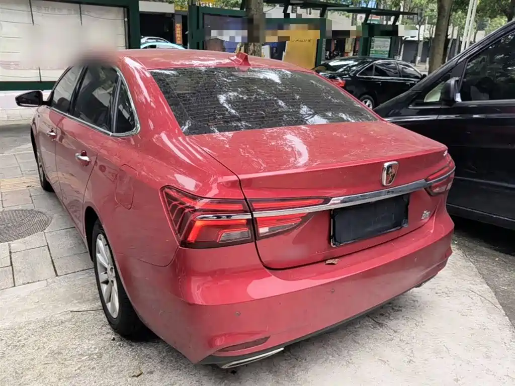 Roewe i6 Classic 20 T Auto Internet Smart Enjoyment