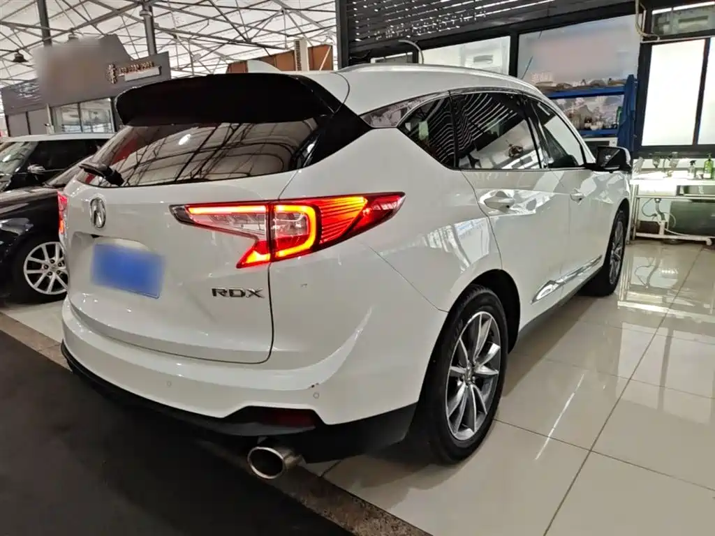 Acura RDX 2.0 T Premium CN-VI