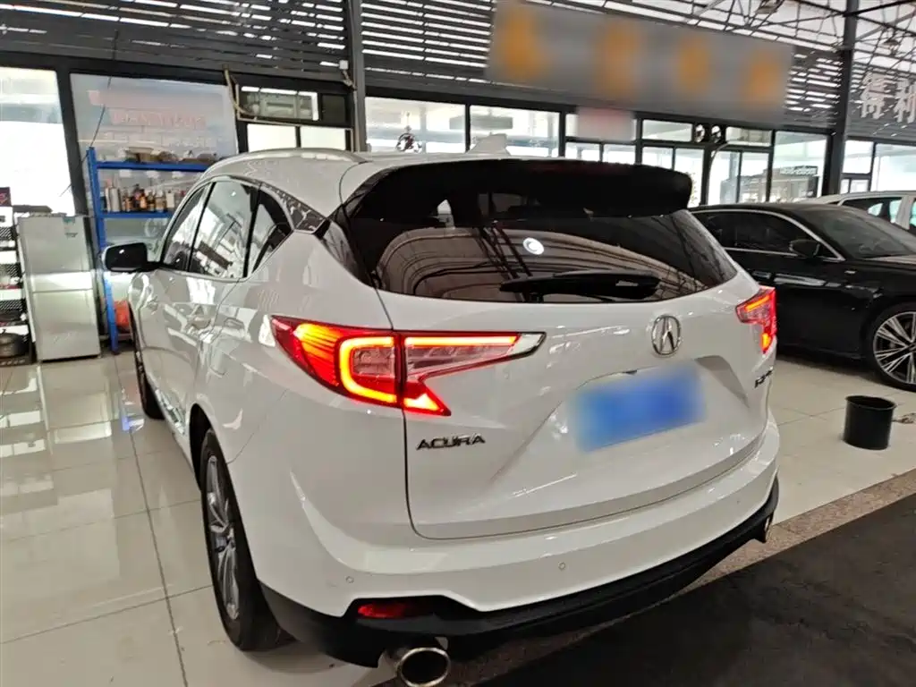 Acura RDX 2.0 T Premium CN-VI