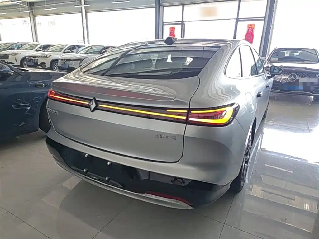 Baojun Xiangjing PHEV 140 km Luxury