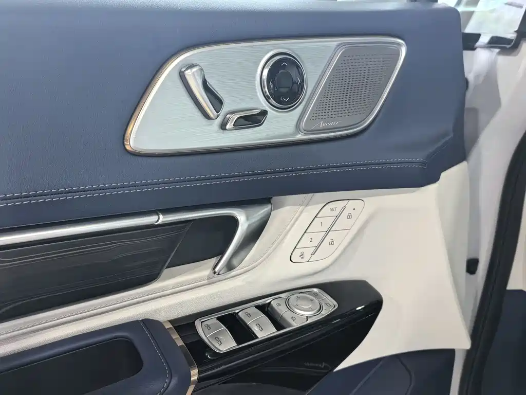 Century 2.0 T 6-seat Heritage