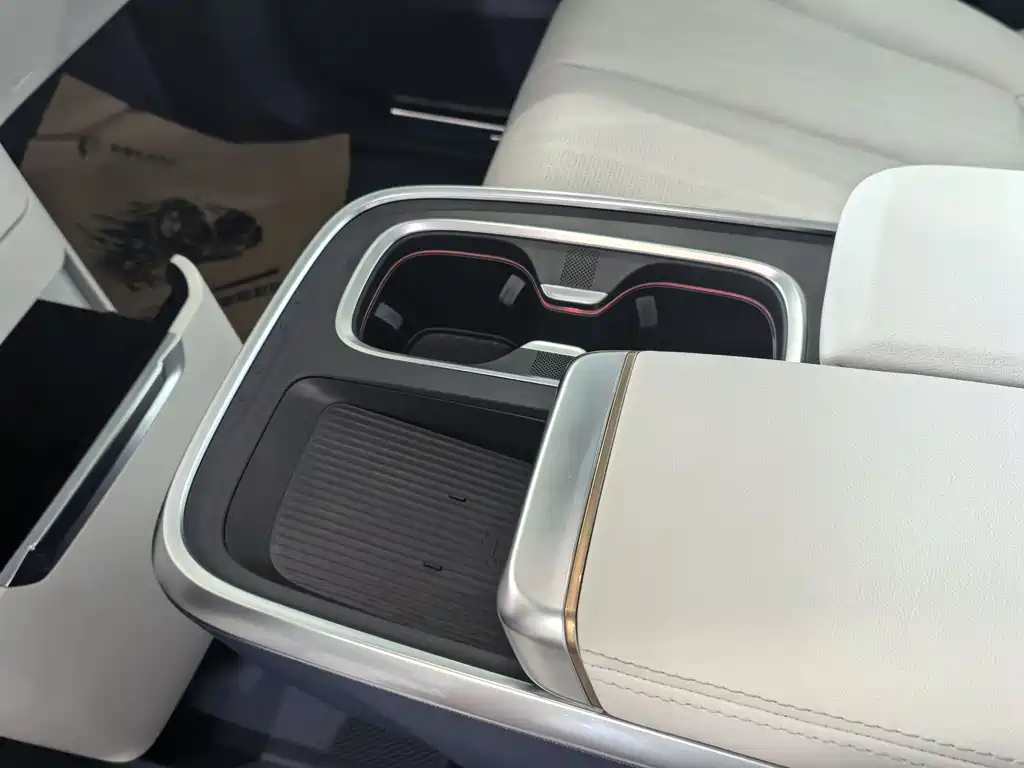 Century 2.0 T 6-seat Heritage
