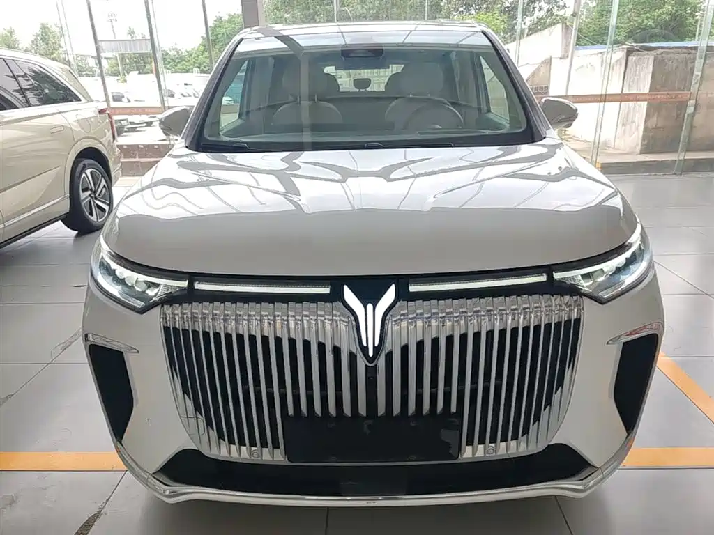 Voyah Dreamer PHEV 4 WD Flagship Kunpeng