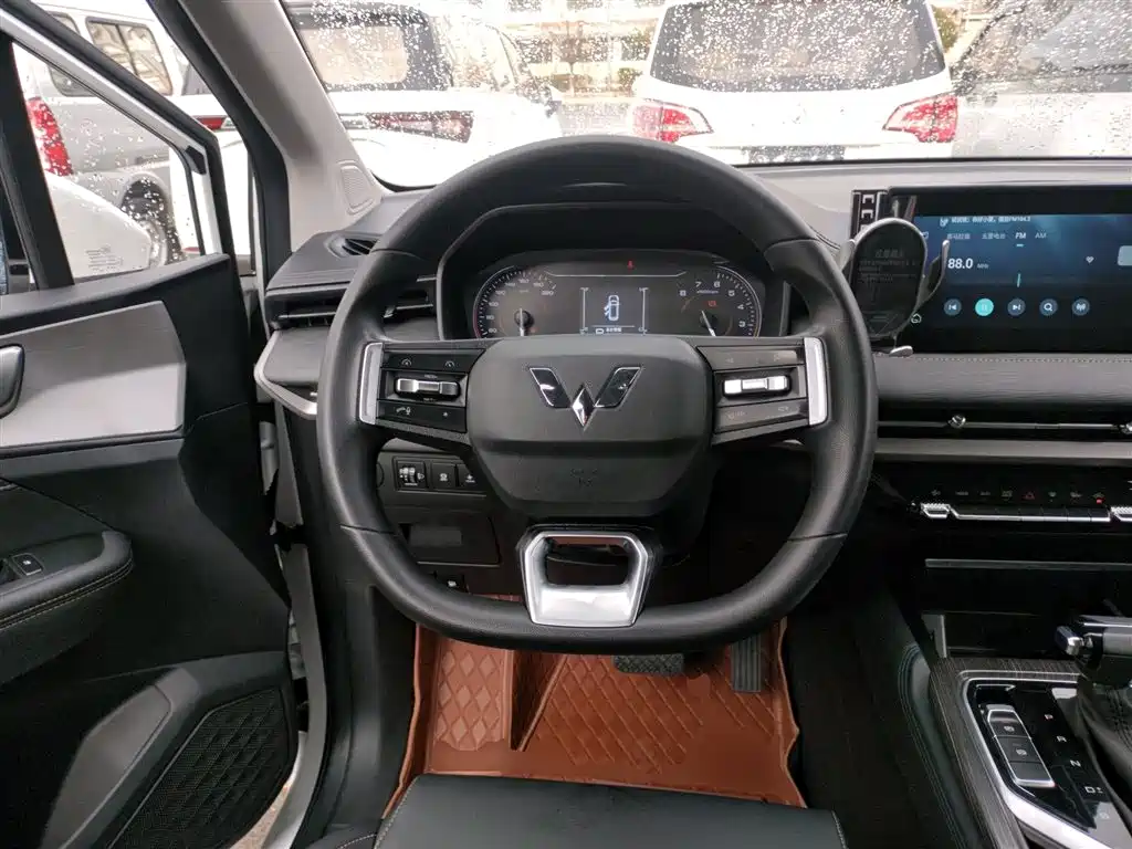 Wuling Jiachen 1.5 T CVT Smart Enjoyment Luxury