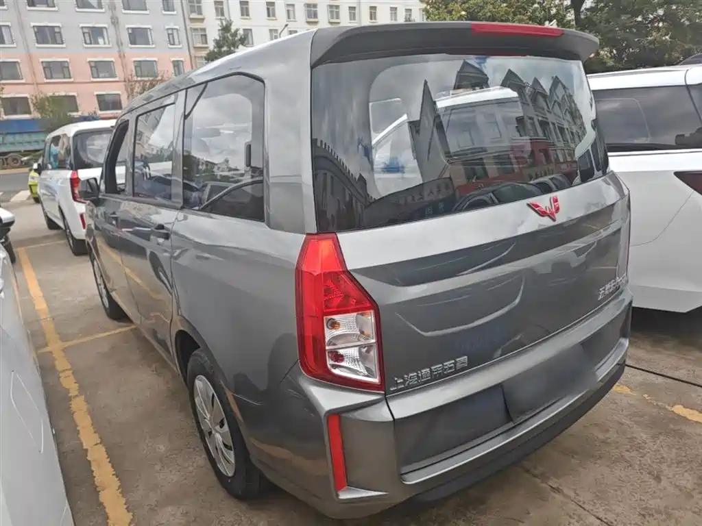 Wuling Hongguang PLUS 五菱宏光PLUS 2019款 1.5 T 手动标准型 7座