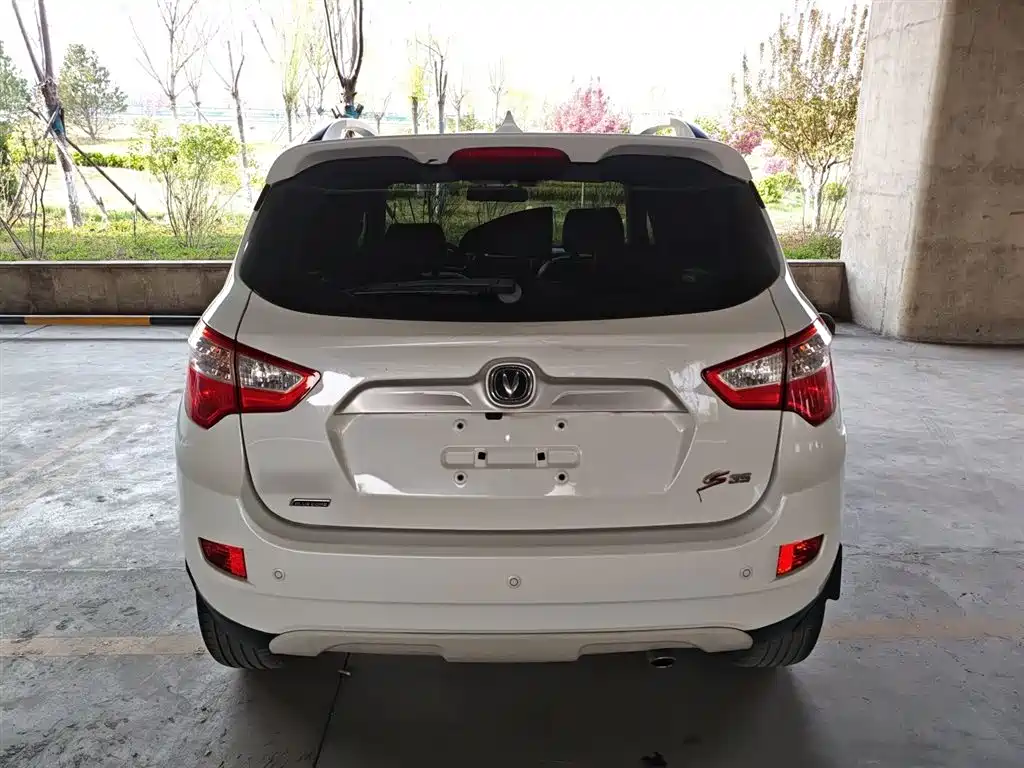 Changan CS35 1.6 L Auto Luxury CN-V