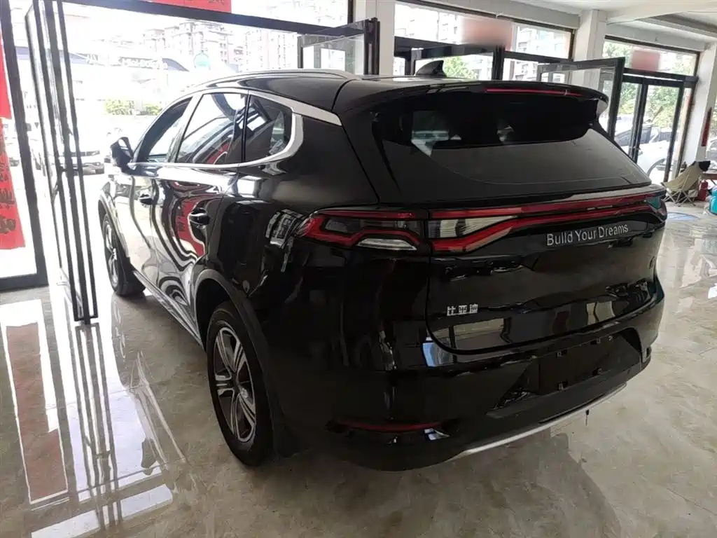 Tang 2.0 T Auto Connected Premium 5-seat CN-VI