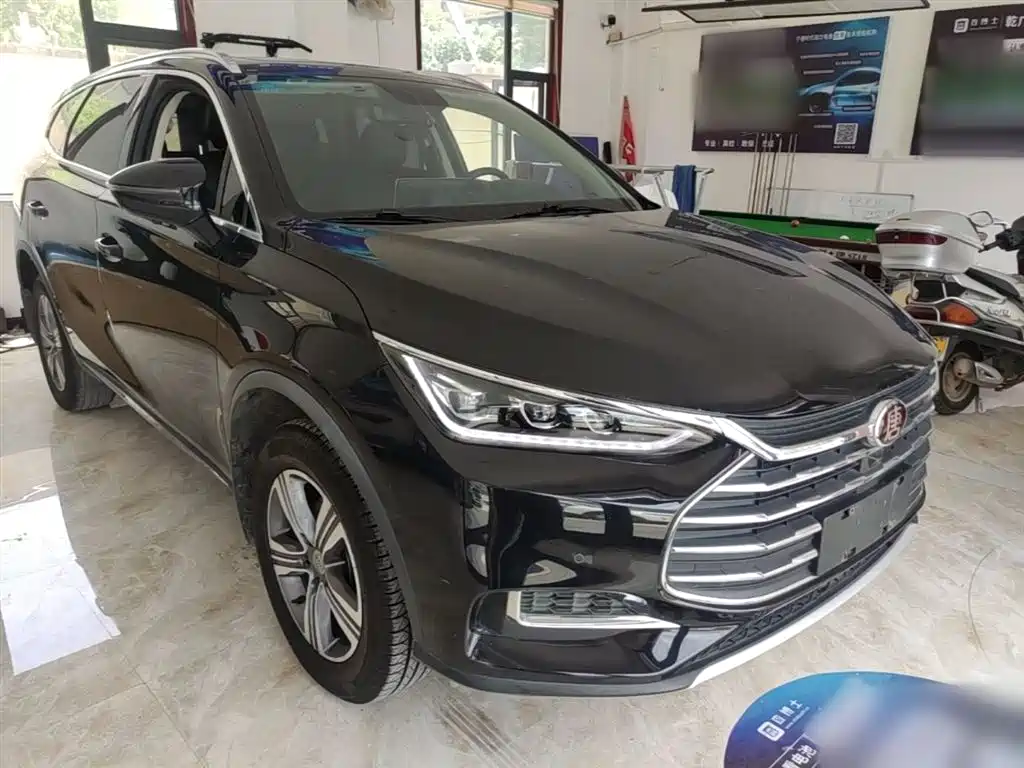 Tang 2.0 T Auto Connected Premium 5-seat CN-VI