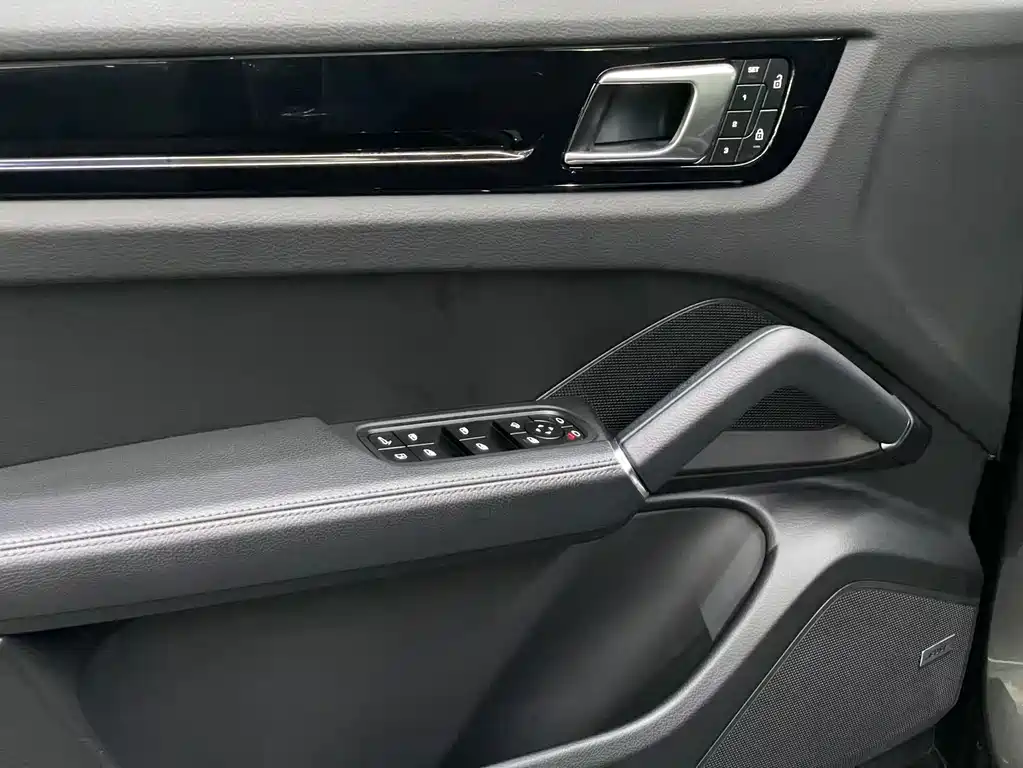 Cayenne NEV Cayenne E-Hybrid 2.0 T
