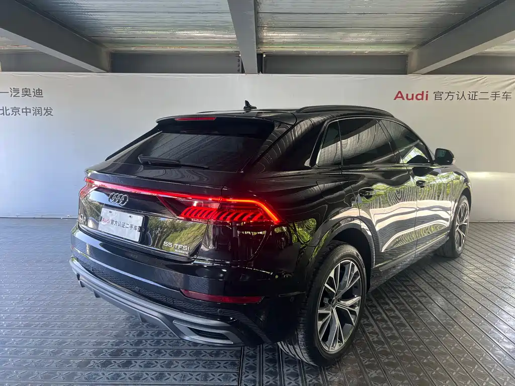 Audi Q8 55 TFSI Luxury Dynamic