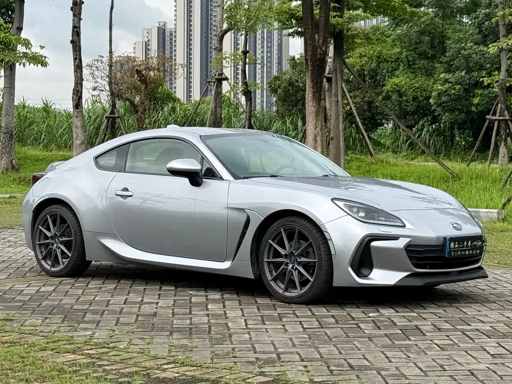 Subaru BRZ 2.4 L Manual