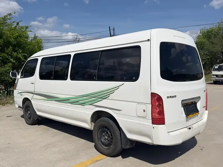 Jinbei Hiace 金杯海狮 2011款 2.2 L第六代翔龙经典型4 G22 D4 B