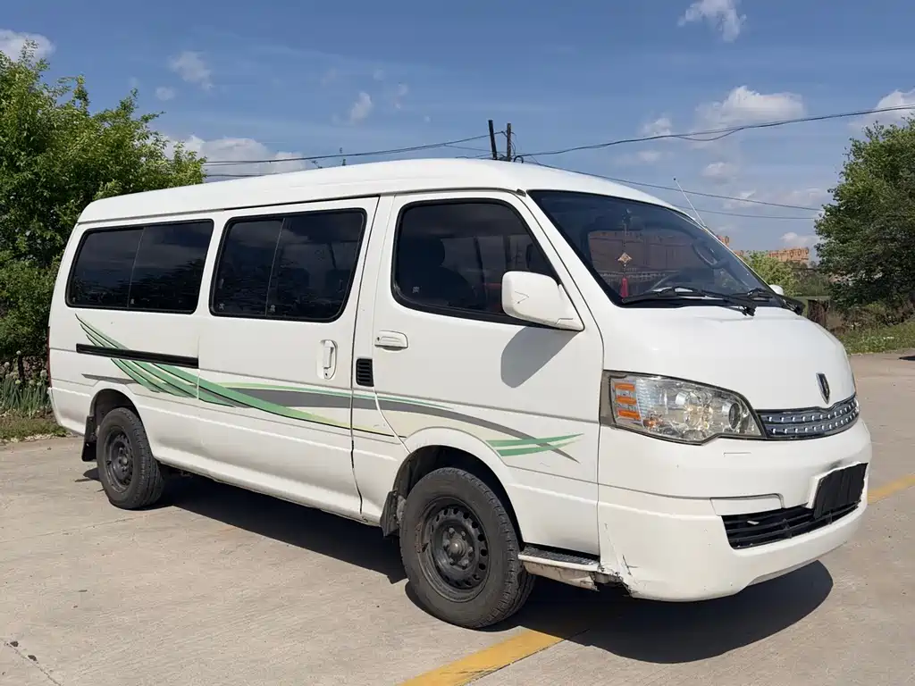 Jinbei Hiace 金杯海狮 2011款 2.2 L第六代翔龙经典型4 G22 D4 B