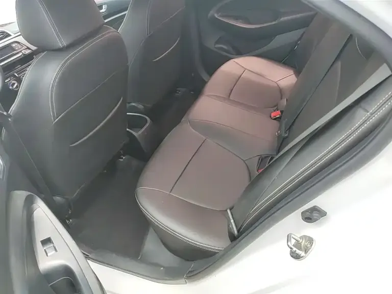 Hyundai Accent 1.4 L Manual Radiant CN-V