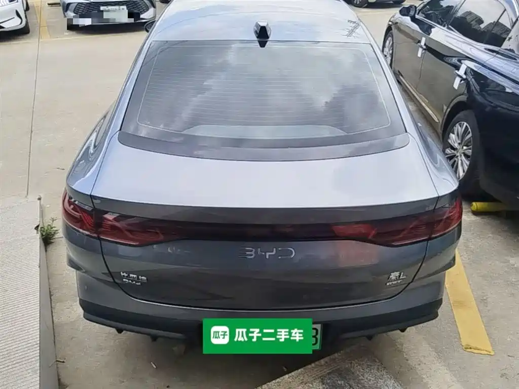 Qin L DM-i Smart Drive 80 KM Leading