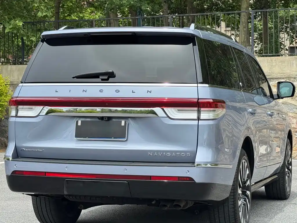 Navigator 3.5 T President